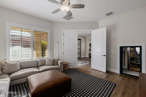 Entry Way - 7622 E Knoll St, Mesa, AZ 85207 photo 4 of 7