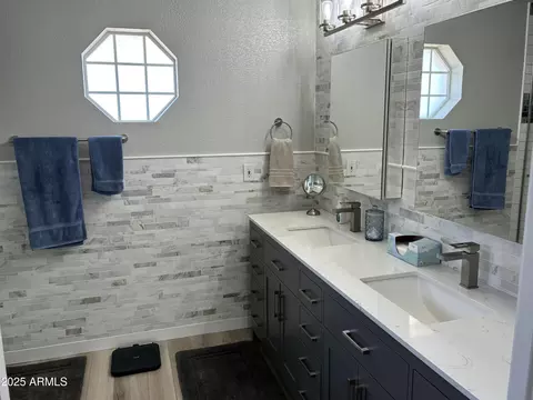 Bath - 11532 E Lakeview Ave, Mesa, AZ 85209 photo 4 of 6