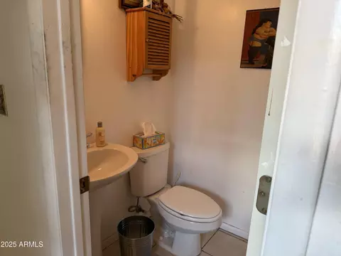 Bath - 1822 E Georgia Ave, Phoenix, AZ 85016 photo 4 of 4