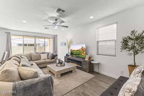 Living - 654 S Beebe St, Gilbert, AZ 85296 photo 2 of 2