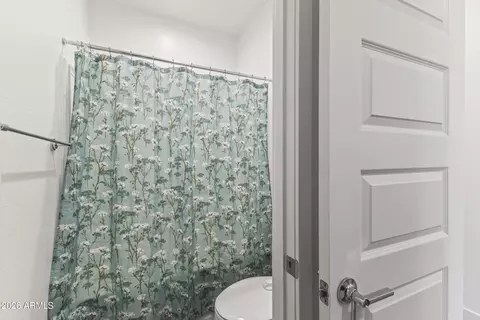 Bath - 654 S Beebe St, Gilbert, AZ 85296 photo 3 of 5