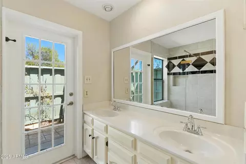 Bath - 8941 E Decatur Rd, Mesa, AZ 85207 photo 3 of 4