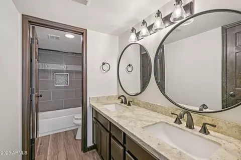Bath - 4 E La Diosa Dr, Tempe, AZ 85282 photo 2 of 5