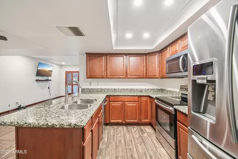 Kitchen - 4 E La Diosa Dr, Tempe, AZ 85282 photo 2 of 3