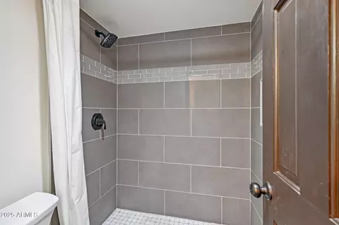 Bath - 4 E La Diosa Dr, Tempe, AZ 85282 photo 5 of 5
