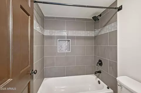 Bath - 4 E La Diosa Dr, Tempe, AZ 85282 photo 3 of 5