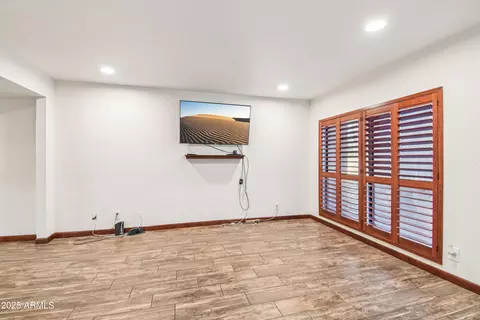 Living - 4 E La Diosa Dr, Tempe, AZ 85282 photo 3 of 6
