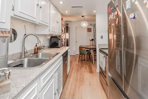 Kitchen - 708 E Cochise Dr #A, Phoenix, AZ 85020 photo 1 of 7