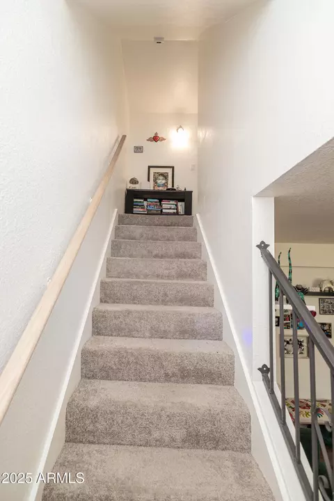 Entry Way - 708 E Cochise Dr #A, Phoenix, AZ 85020 photo 3 of 3