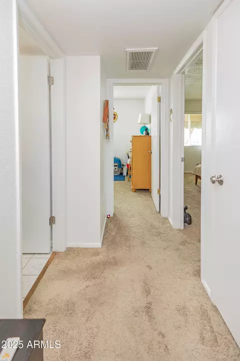 Entry Way - 708 E Cochise Dr #A, Phoenix, AZ 85020 photo 2 of 3