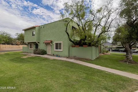 Exterior - 708 E Cochise Dr #A, Phoenix, AZ 85020 photo 2 of 8