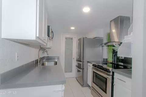 4255 N 68th Dr, Phoenix, AZ 85033 photo 2