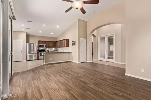 Living - 2101 S Meridian Rd #441, Apache Junction, AZ 85120 photo 2 of 6