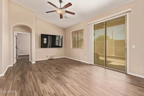 Living - 2101 S Meridian Rd #441, Apache Junction, AZ 85120 photo 4 of 6