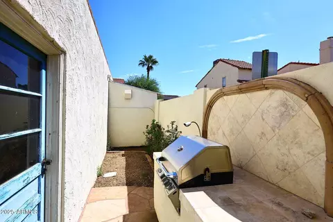 Exterior - 6543 N 7th Ave, Phoenix, AZ 85013 photo 6 of 8
