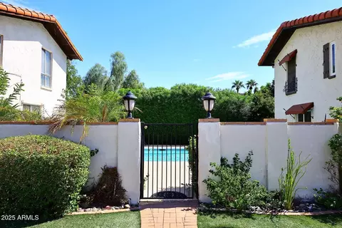 Exterior - 6543 N 7th Ave, Phoenix, AZ 85013 photo 2 of 8