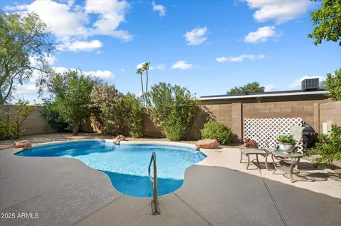 Exterior - 3042 E Roveen Ave, Phoenix, AZ 85032 photo 4 of 5