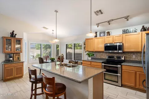 Kitchen - 3042 E Roveen Ave, Phoenix, AZ 85032 photo 1 of 2