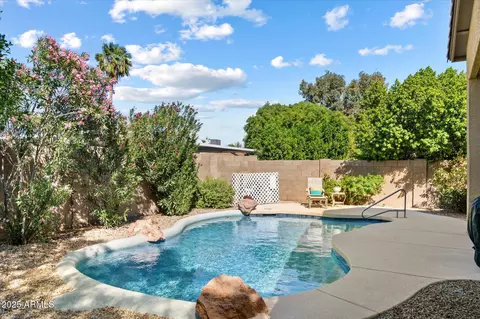 Exterior - 3042 E Roveen Ave, Phoenix, AZ 85032 photo 3 of 5