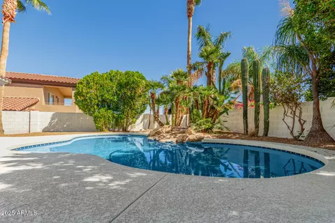 Exterior - 1825 E Marilyn Rd, Phoenix, AZ 85022 photo 5 of 5