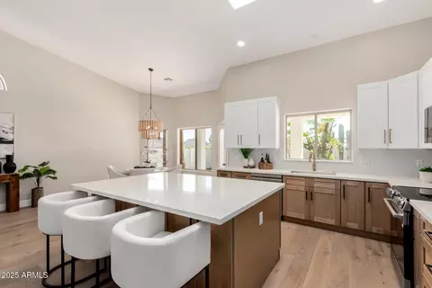 Kitchen - 1825 E Marilyn Rd, Phoenix, AZ 85022 photo 3 of 4