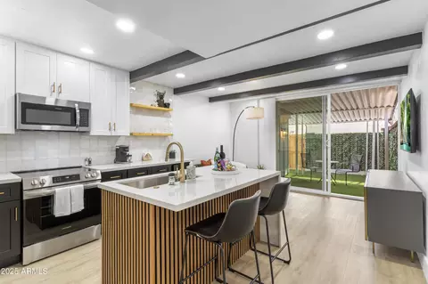 3002 N 32nd St #8, Phoenix, AZ 85018