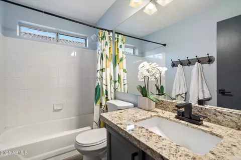 Bath - 2264 E Monona Dr, Phoenix, AZ 85024 photo 3 of 3