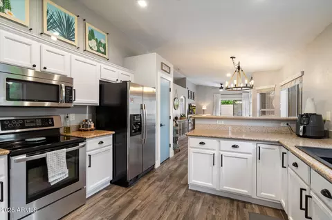 Kitchen - 2264 E Monona Dr, Phoenix, AZ 85024 photo 1 of 2