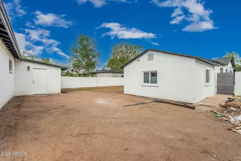 Exterior - 3547 E Polk St, Phoenix, AZ 85008 photo 6 of 7