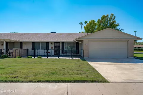 10219 W Prairie Hills Cir, Sun City, AZ 85351