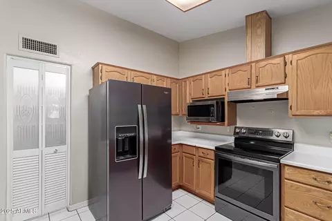 Kitchen - 522 S 26th St, Mesa, AZ 85204 photo 2 of 4