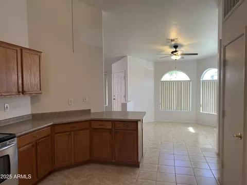 Kitchen - 2221 E Union Hills Dr #165, Phoenix, AZ 85024 photo 3 of 5