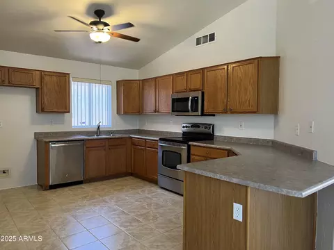 Kitchen - 2221 E Union Hills Dr #165, Phoenix, AZ 85024 photo 1 of 5