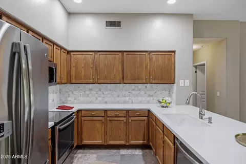 2989 N 44th St #2015, Phoenix, AZ 85018 photo 15