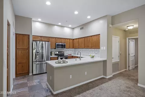 2989 N 44th St #2015, Phoenix, AZ 85018 photo 13