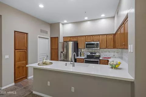 2989 N 44th St #2015, Phoenix, AZ 85018 photo 12