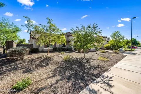 Exterior - 909 E Bridgeport Pkwy, Gilbert, AZ 85295 photo 8 of 8