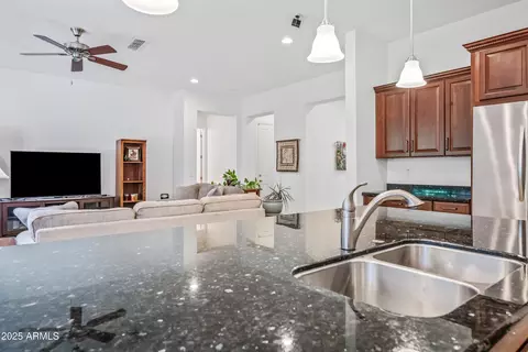 Kitchen - 909 E Bridgeport Pkwy, Gilbert, AZ 85295 photo 3 of 7