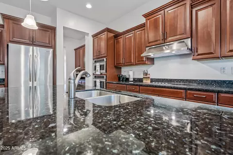 Kitchen - 909 E Bridgeport Pkwy, Gilbert, AZ 85295 photo 2 of 7
