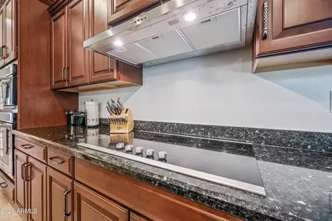 Kitchen - 909 E Bridgeport Pkwy, Gilbert, AZ 85295 photo 7 of 7