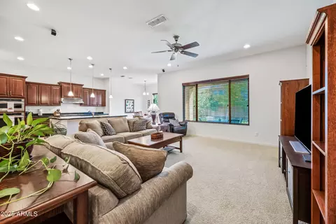 Living - 909 E Bridgeport Pkwy, Gilbert, AZ 85295 photo 1 of 1
