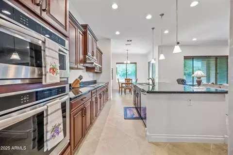 Kitchen - 909 E Bridgeport Pkwy, Gilbert, AZ 85295 photo 5 of 7