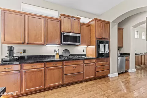 Kitchen - 2879 E Janelle Way, Gilbert, AZ 85298 photo 2 of 2