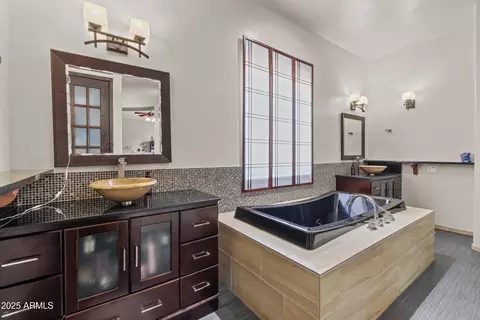 Bath - 2879 E Janelle Way, Gilbert, AZ 85298 photo 3 of 3