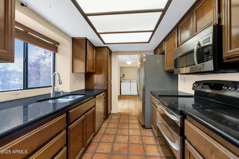 Kitchen - 919 E Bluefield Ave, Phoenix, AZ 85022 photo 1 of 2