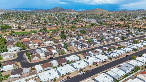View/Area - 919 E Bluefield Ave, Phoenix, AZ 85022 photo 5 of 7