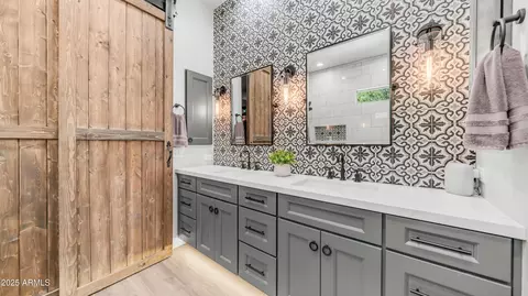 Bath - 8720 E Norcroft Cir, Mesa, AZ 85207 photo 4 of 6
