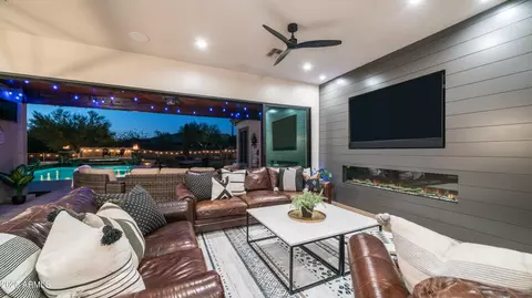 Living - 8720 E Norcroft Cir, Mesa, AZ 85207 photo 3 of 7