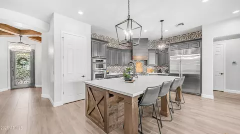 Kitchen - 8720 E Norcroft Cir, Mesa, AZ 85207 photo 4 of 8