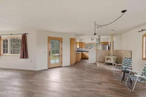 Living - 68 E Folklore Trl, Hereford, AZ 85615 photo 1 of 8